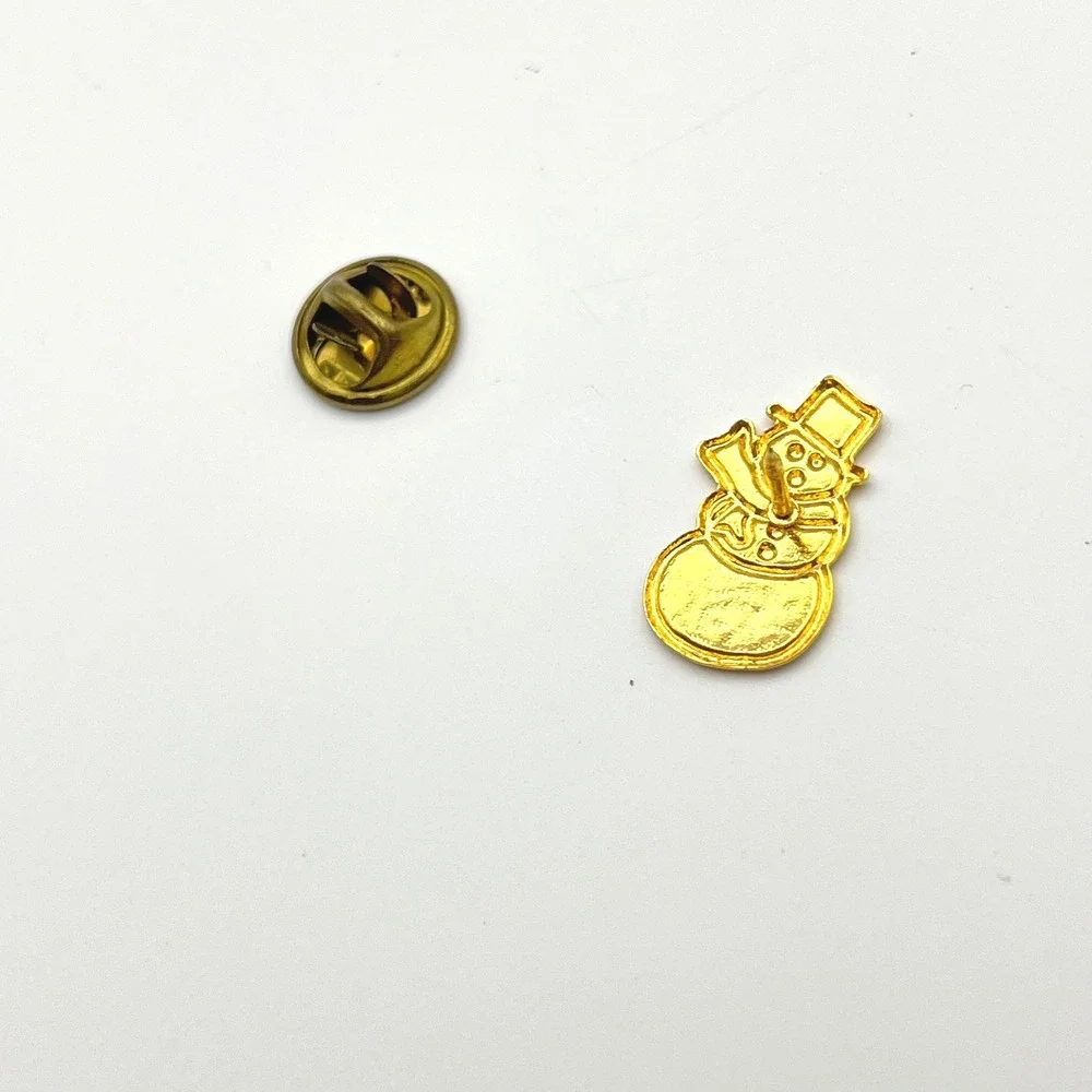Snowman Enamel‎ Pin Gold Tone Holiday Christmas Red Scarf Black Top Hat Festive
